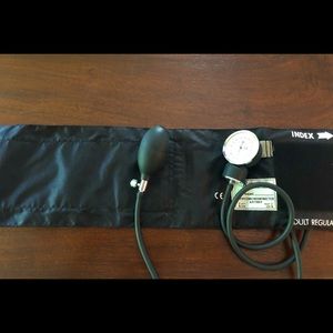 Adult blood pressure cuff. Black. Prestige Medical